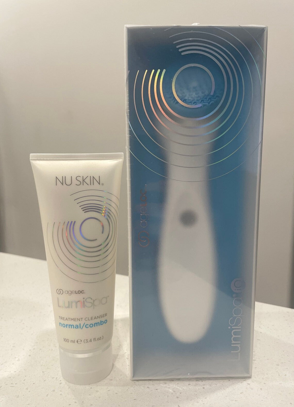 Nu Skin Lumispa IO Rose Gold avec un choix de nettoyant gratuit