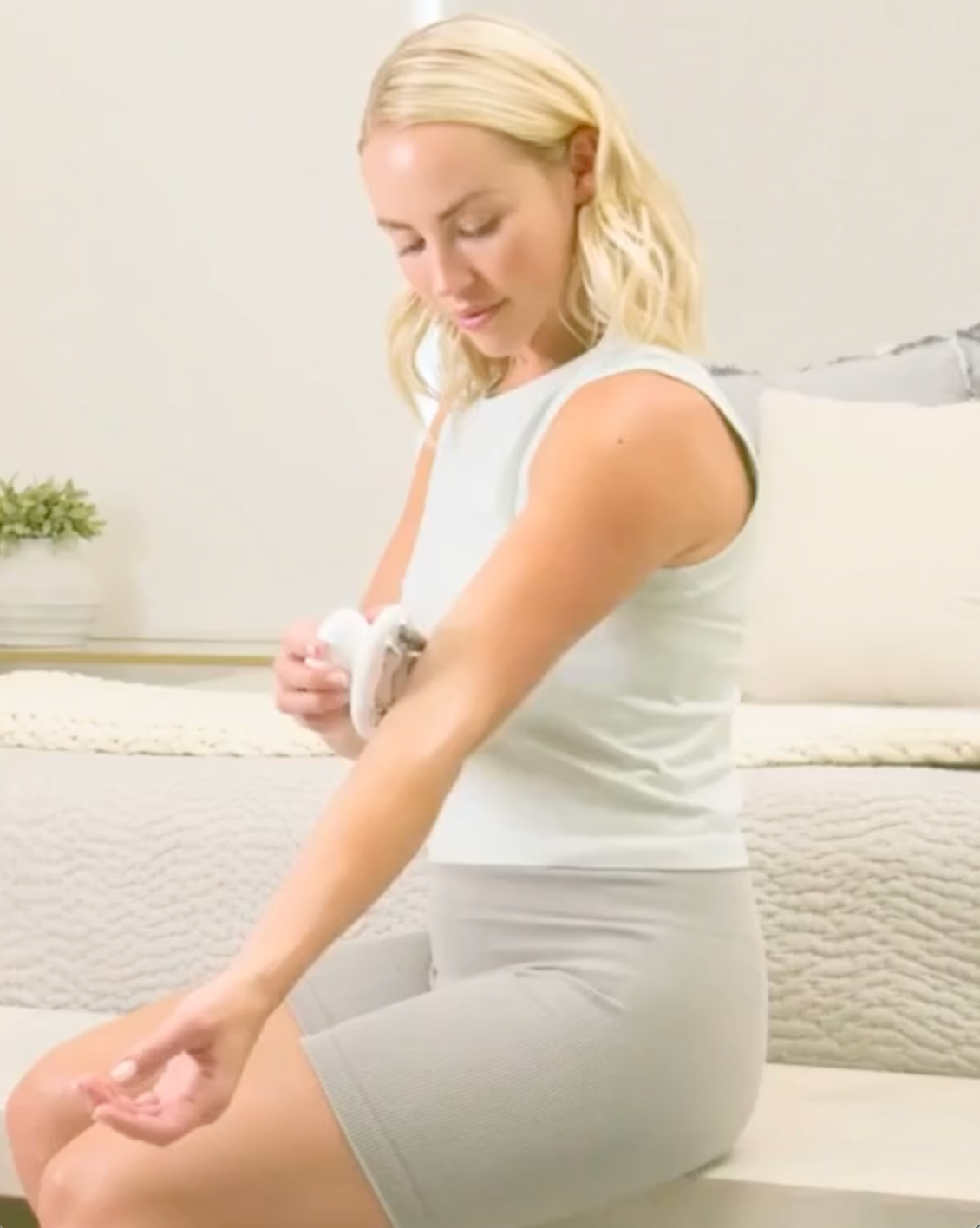 Welcome to Ibiza Beauty Store’s exclusive collection for the U.S. and Canada. Our selection brings together the finest in natural skincare, body care, and holistic beauty, such as Retinol, MYND360 and Citrus Collagen