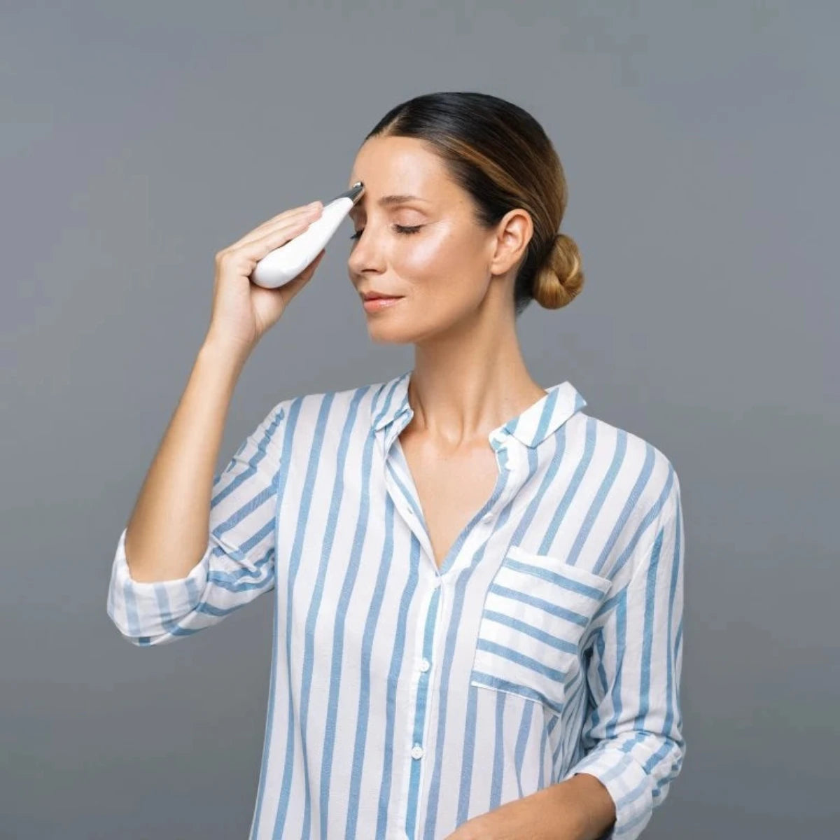 Nu Skin ageLOC Galvanic Spa + woman