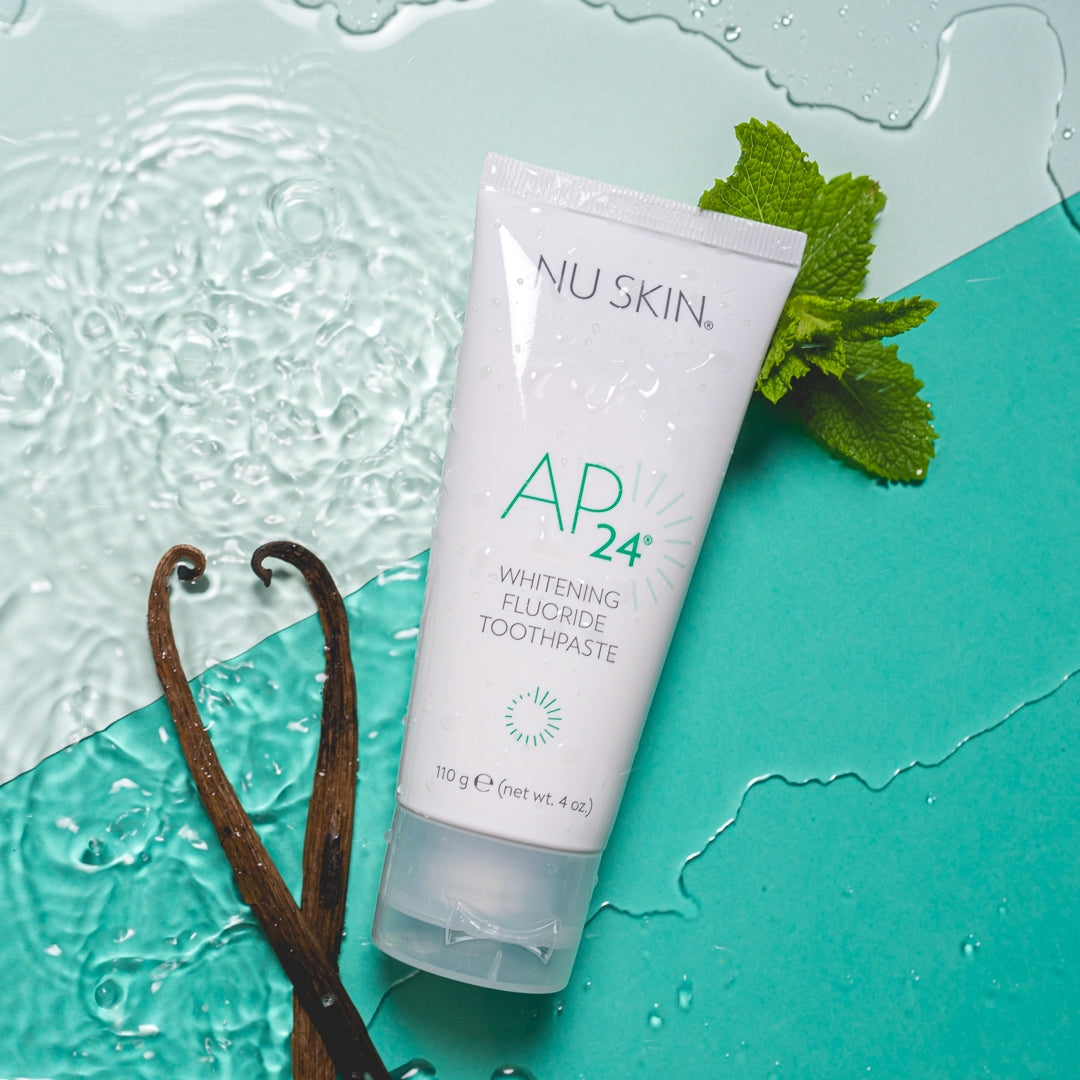 Nu Skin AP 24 Pasta de dientes blanqueadora con flúor vainilla y menta 